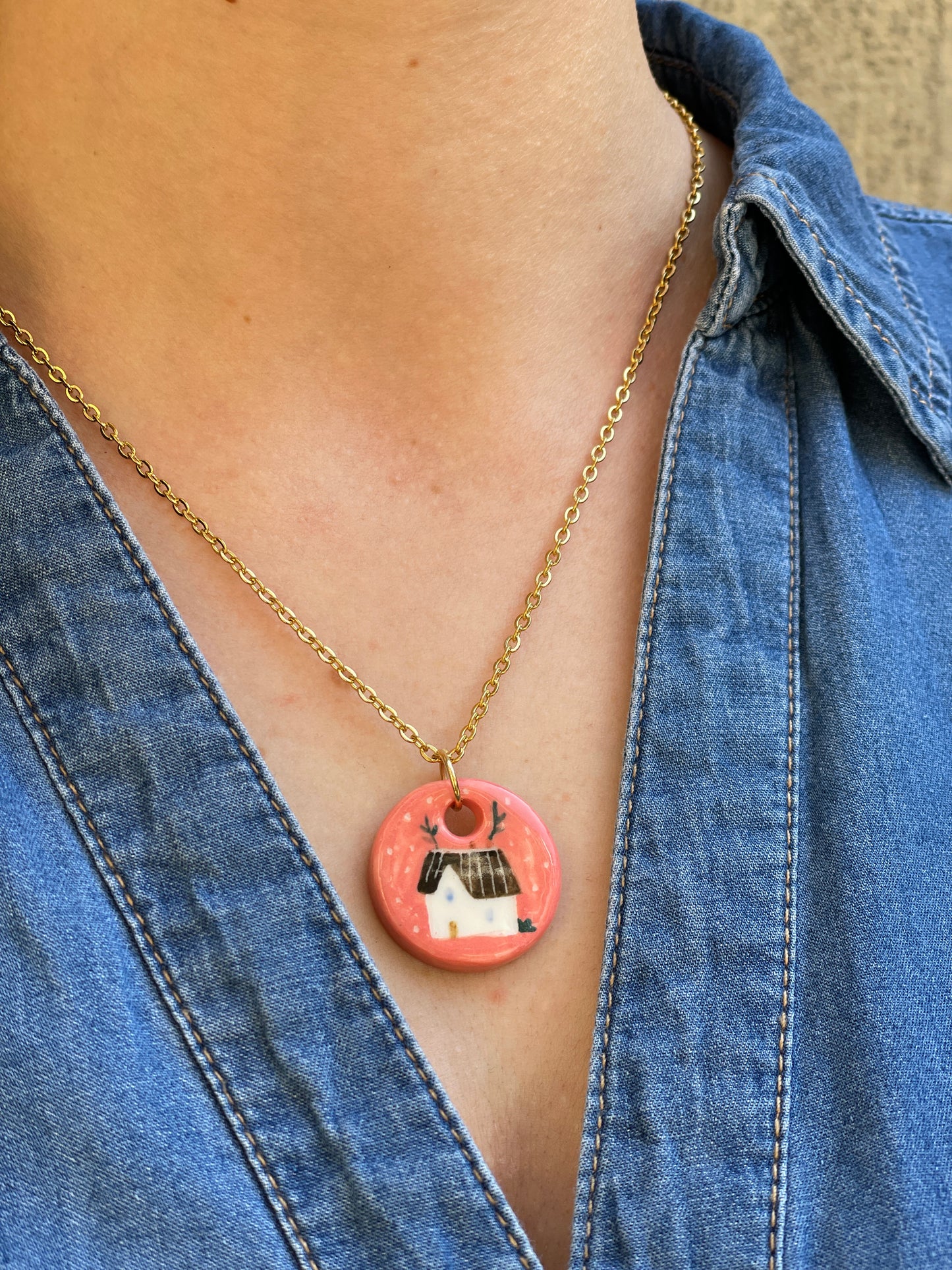 Collana casetta con ciondolo in porcellana