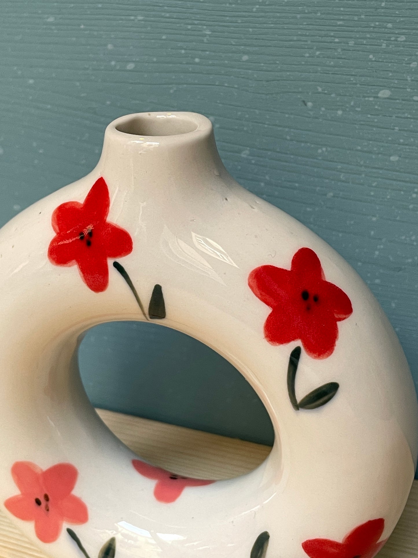 Vaso ciambella in porcellana