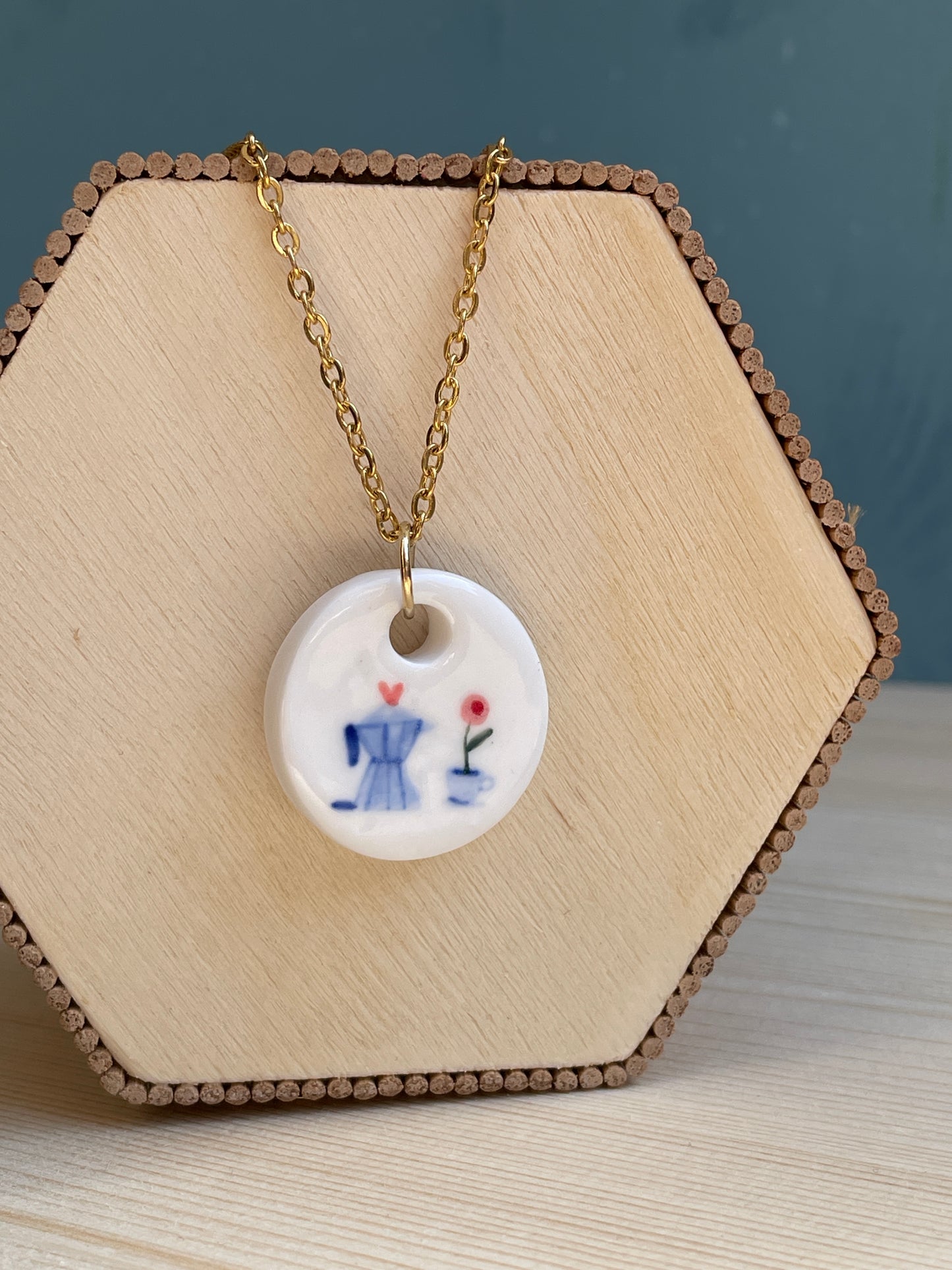 Collana tazzina e caffettiera con ciondolo in porcellana